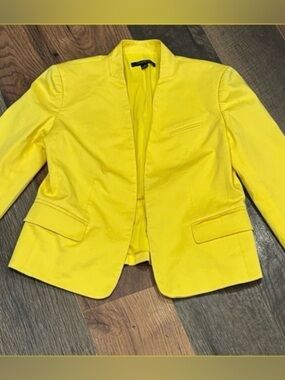 Ann Taylor Yellow Women's Blazer in size 2 great condition